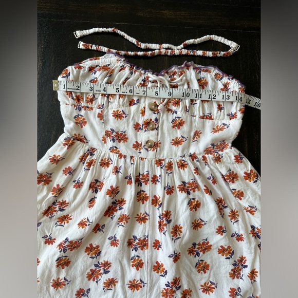Urban Outfitters Betti Print/Floral Button Ruffle Rompers.Color Ivory. Size XS - Picture 8 of 12